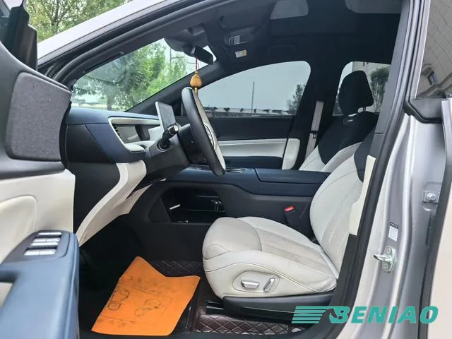 xpeng-g6-panorama-sunroof-design xpeng-g6-panorama-sunroof-design