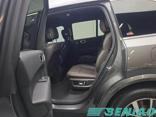 li-auto-l8-pro-luxury-family-suv li-auto-l8-pro-luxury-family-suv