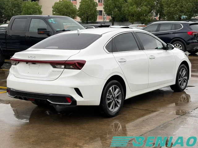 kia-cerato-k3-side-view kia-cerato-k3-side-view