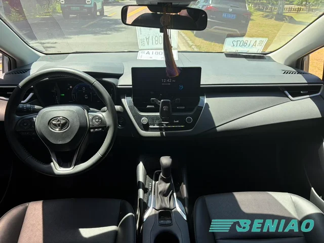 toyota-corolla-premium-cabin-view toyota-corolla-premium-cabin-view