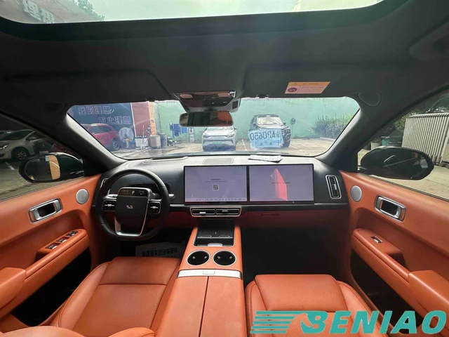 li-l8-pro-interior-display li-l8-pro-interior-display