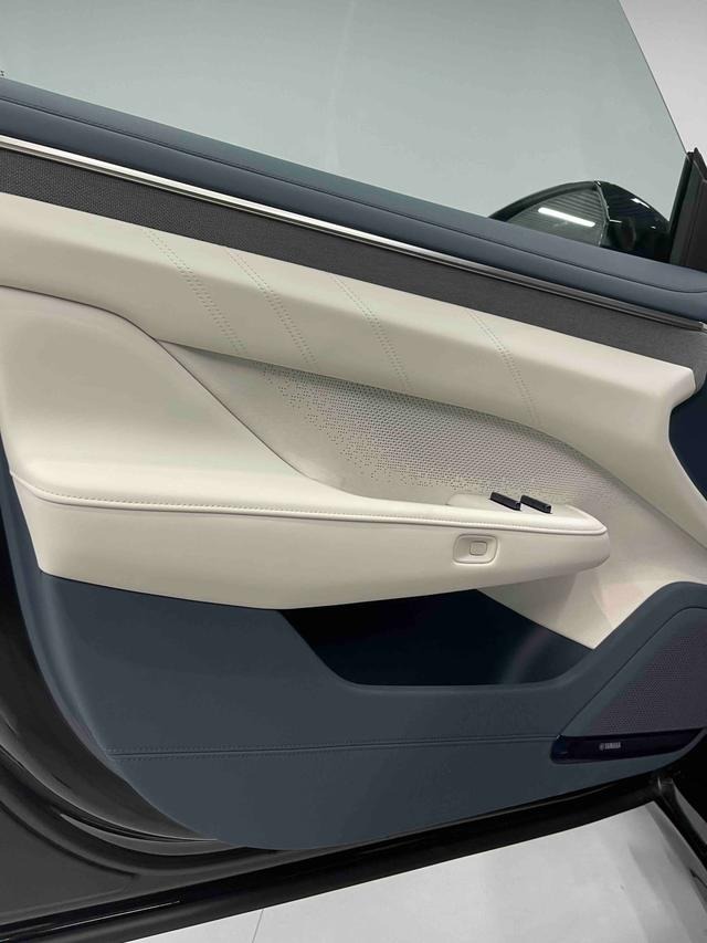 Zeekr YOU Edition AWD EV Zeekr YOU Edition AWD EV