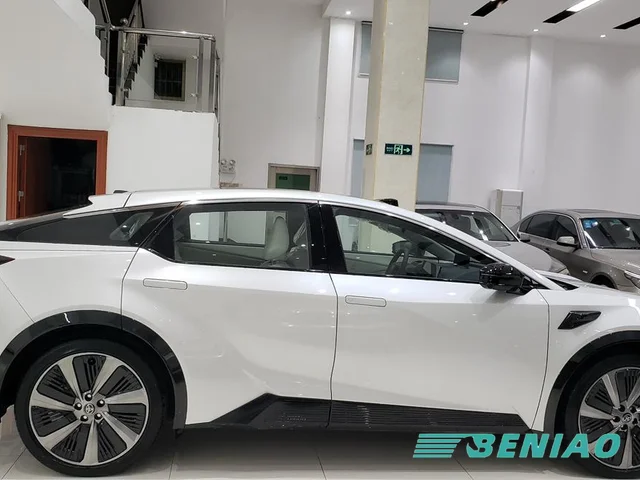 toyota-bz5-electric-suv-interior toyota-bz5-electric-suv-interior