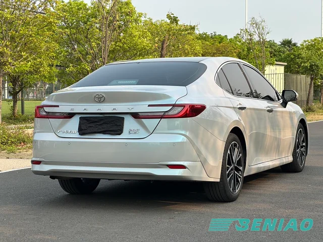 toyota-camry-hybrid-executive-sedan toyota-camry-hybrid-executive-sedan