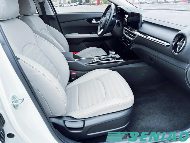 kia-cerato-k3-used-sedan-front kia-cerato-k3-used-sedan-front