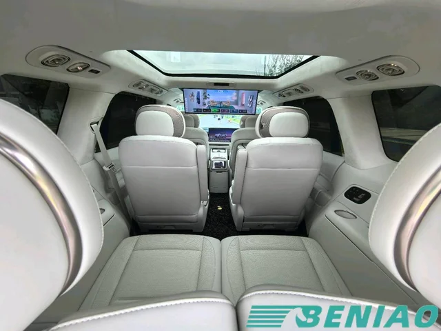 lynkco-900-six-seater-interior lynkco-900-six-seater-interior