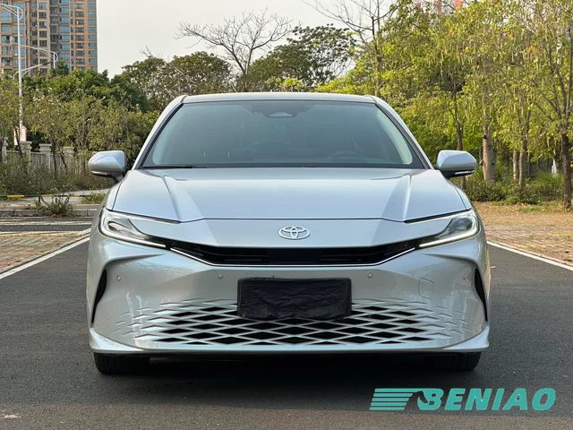 toyota-camry-hybrid-modern-sedan-design toyota-camry-hybrid-modern-sedan-design