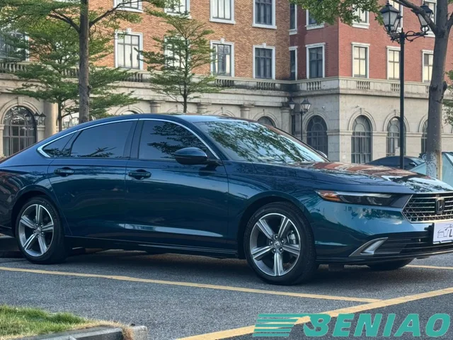 honda-accord-luxury-side-view honda-accord-luxury-side-view