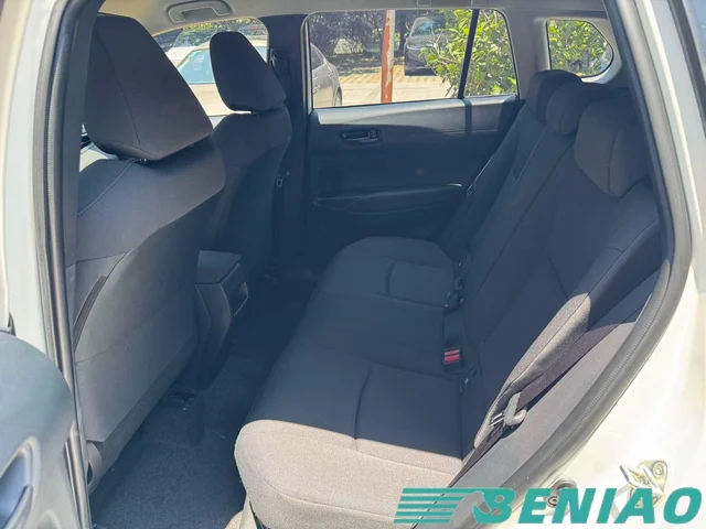 corolla-cross-hybrid-cargo-space corolla-cross-hybrid-cargo-space