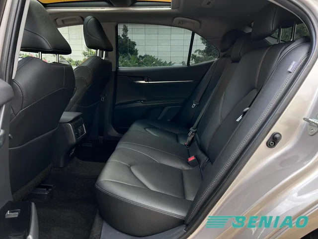 toyota-camry-hybrid-modern-sedan-design toyota-camry-hybrid-modern-sedan-design