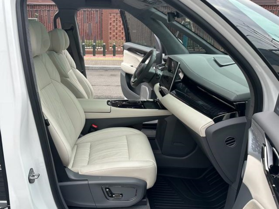 Luxury electric MPV China Luxury electric MPV China