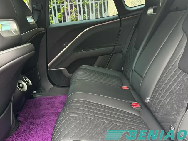 avatr-11-electric-suv-side-profile avatr-11-electric-suv-side-profile