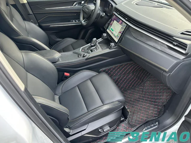 lynk-and-co-01-panorama-sunroof lynk-and-co-01-panorama-sunroof
