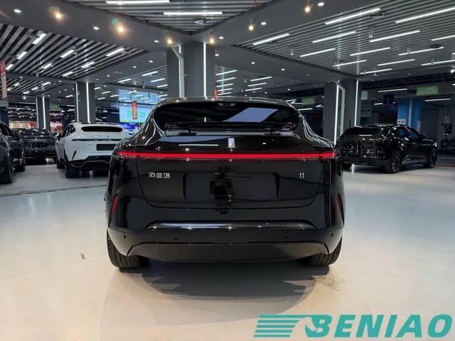 avatr-11-electric-suv-side-profile avatr-11-electric-suv-side-profile