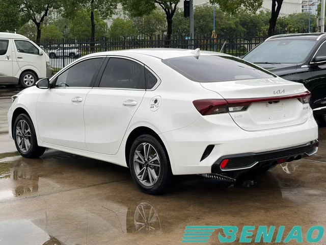 kia-cerato-k3-1-5l-luxury-front-view kia-cerato-k3-1-5l-luxury-front-view