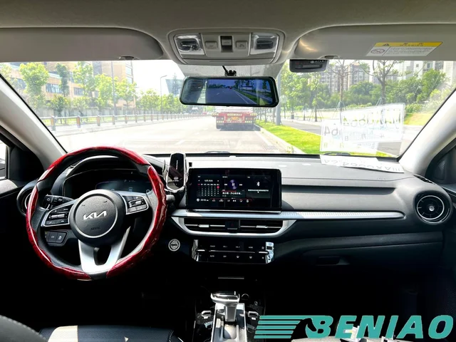 kia-cerato-k3-center-console kia-cerato-k3-center-console