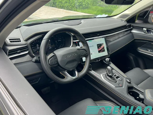 lynk-and-co-01-premium-cabin lynk-and-co-01-premium-cabin