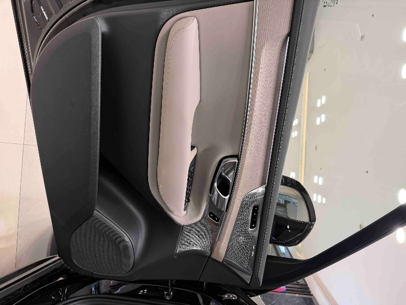 Volvo XC90 hybrid SUV