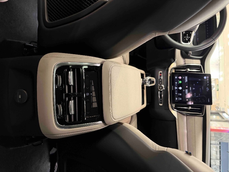 Volvo XC90 safety SUV