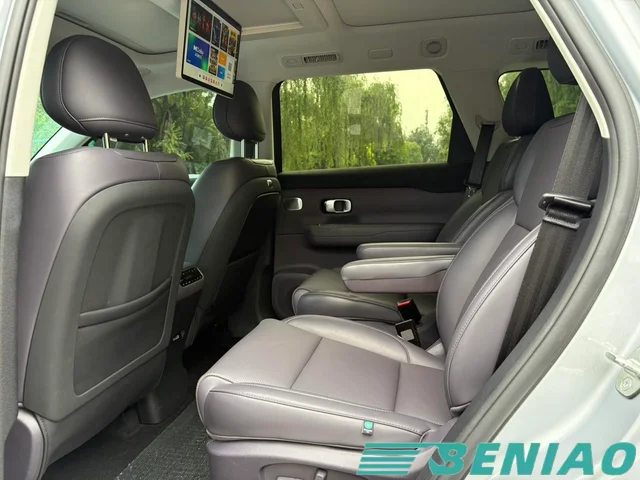 leapmotor-c16-6-seat-electric-suv-rear-view