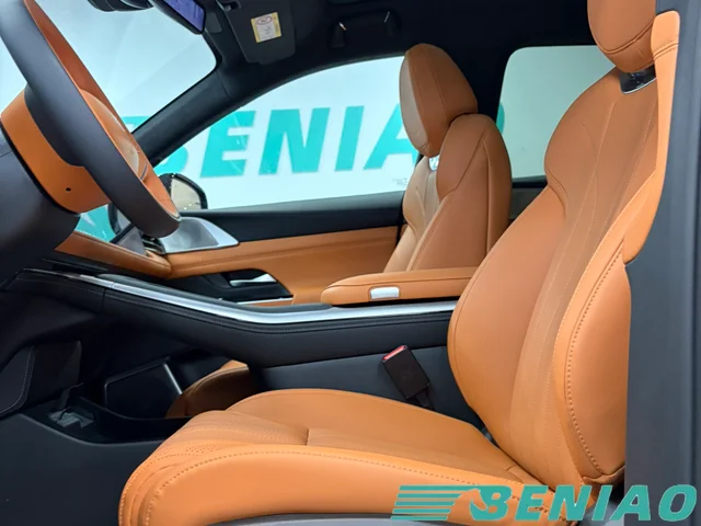 xpeng-g9-interior-display