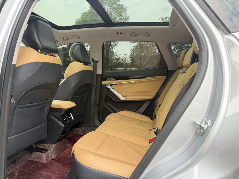 Geely Boyue L petrol SUV