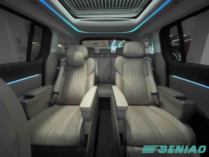 xpeng-x9-electric-van