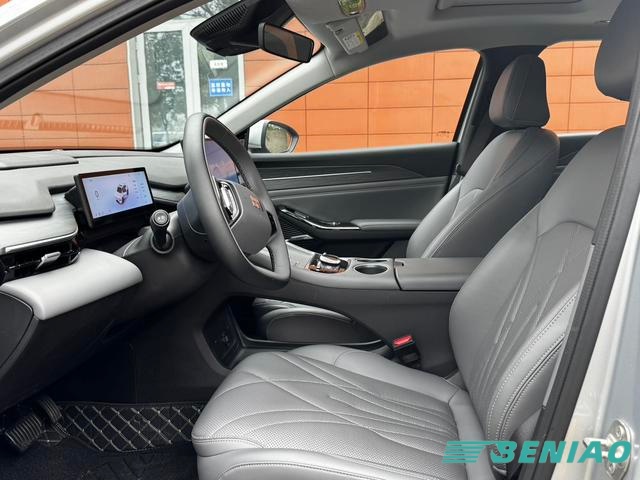 2025 Geely Galaxy L6 PHEV sedan