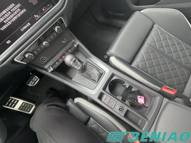 china-a wɔde di dwuma-audi-q3-a wɔde kɔ amannɔne