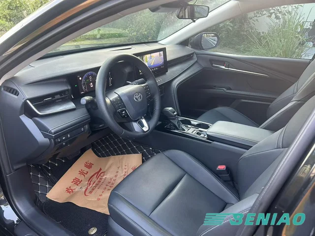 toyota-camry-2-0e-interior-layout