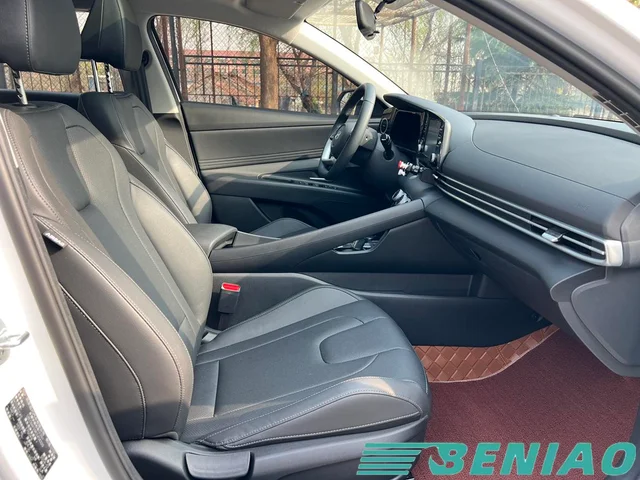 hyundai-elantra-interior-dashboard