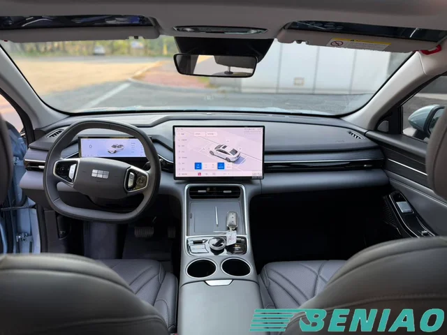 geely-galaxy-l6-front-seats