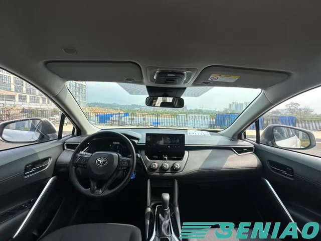 toyota-corolla-suv-interior-layout