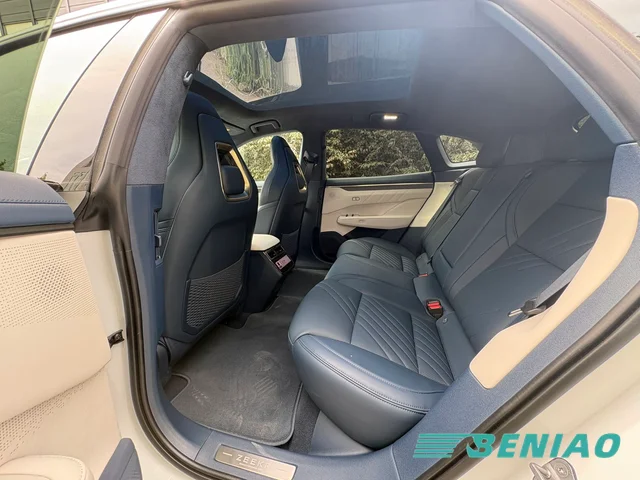 zeekr-001-awd-performance-ev