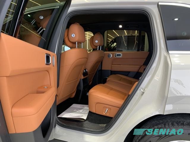 li-auto-l6-panorama-sunroof