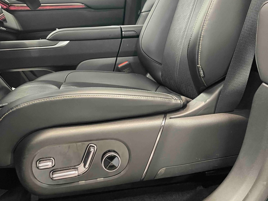 EV SUV global shipping