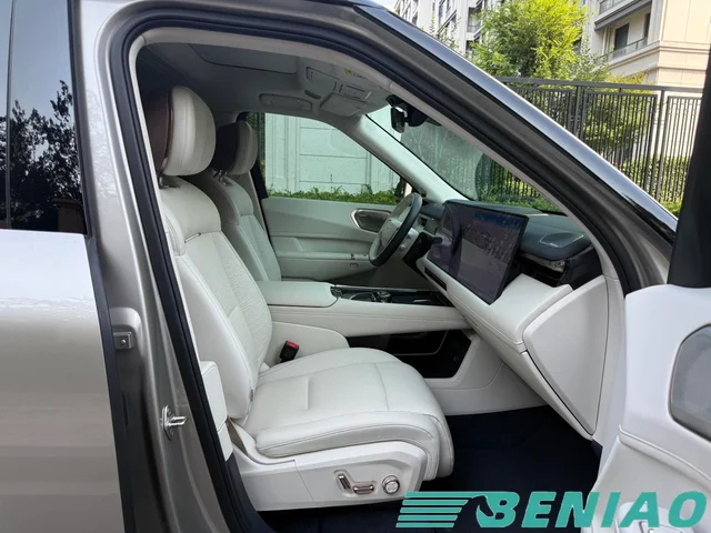 lynk-co-900-2025-2-0t-ultra-front-view