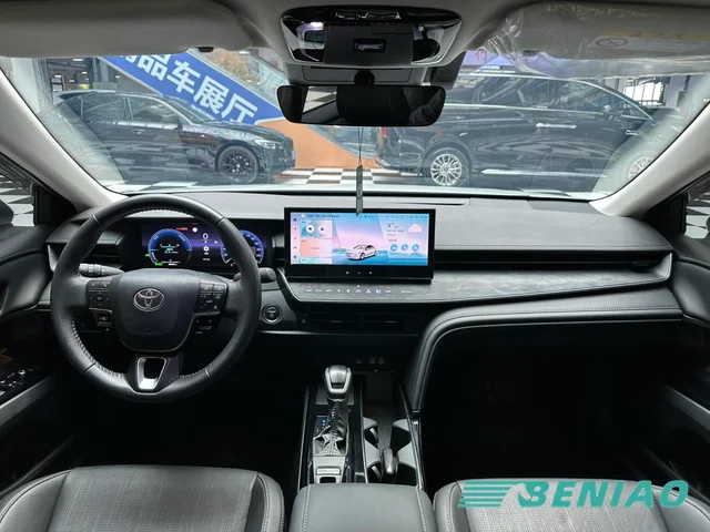 new-toyota-camry-premium-exterior