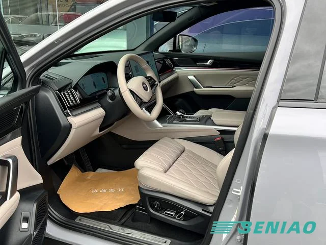 byd-tang-hybrid-suv-tail-light-design