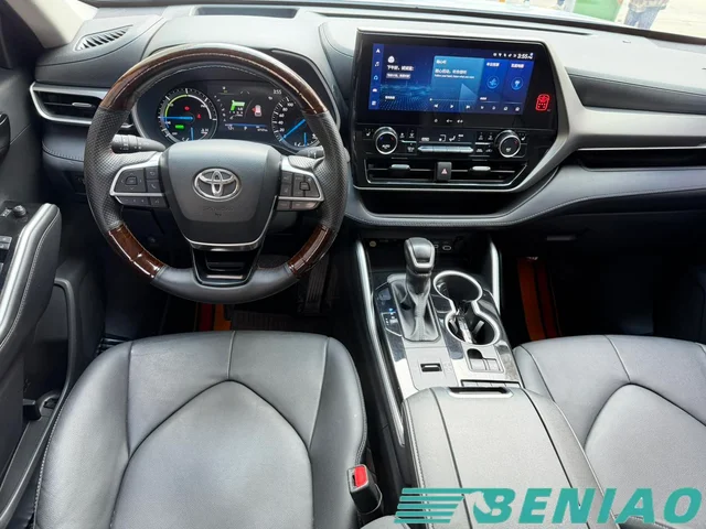 toyota-highlander-interior-display