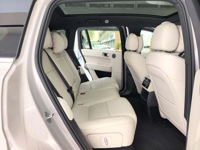 li-auto-l6-interior-dashboard