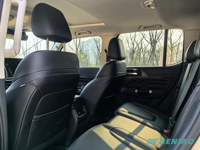tank-300-interior-design