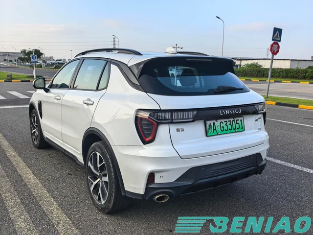 lynk-and-co-01-em-p-led-headlights
