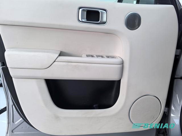 li-auto-l8-family-suv