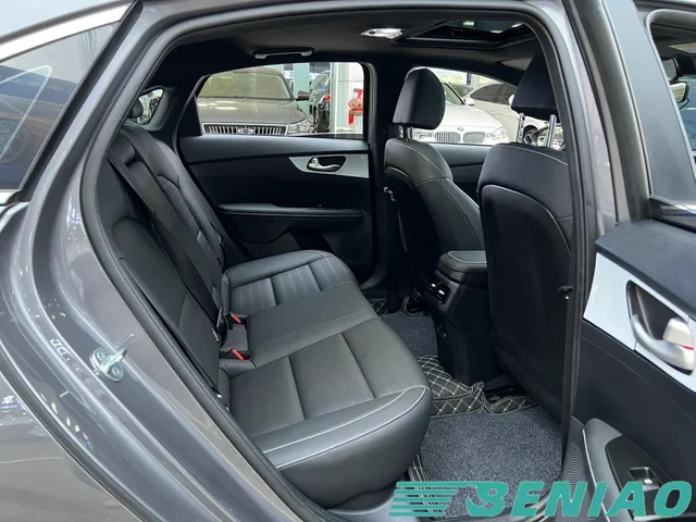 kia-cerato-k3-rear-seats
