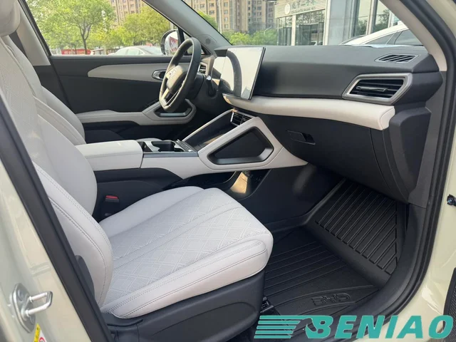 byd-yuan-up-center-console