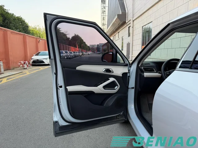 byd-yuan-up-center-console