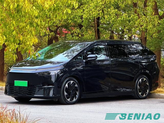 Xpeng X9 2025 Long Range Electric MPV