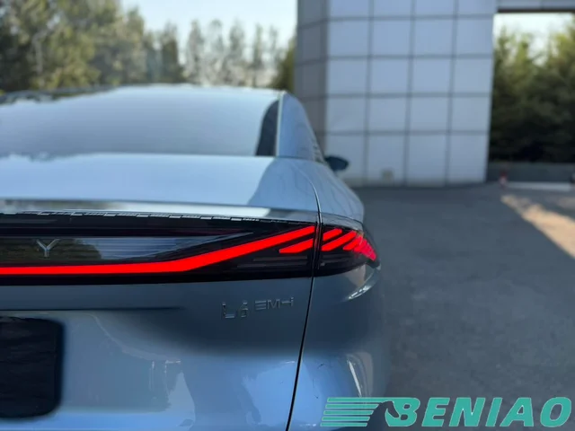 geely-galaxy-l6-lhd-side-view