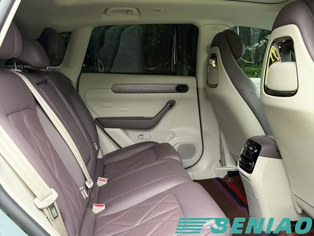 leapmotor-c11-trunk-storage-space